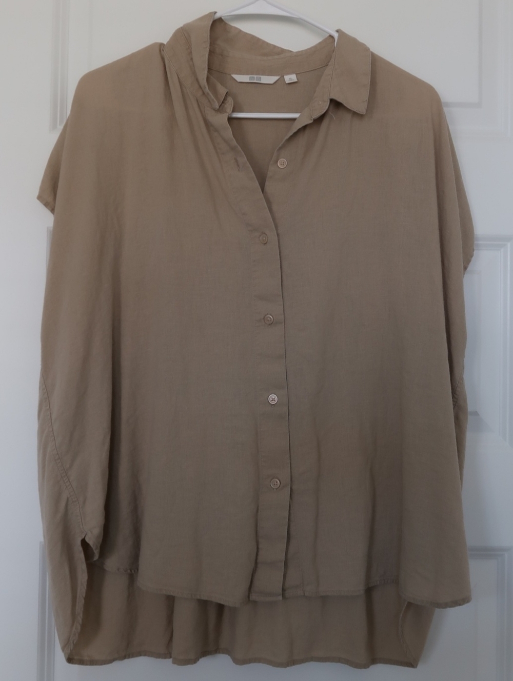 Uniqlo Tan Button Down Shirt Size XL